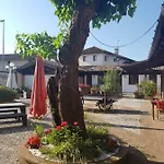 Al Fienile Hotel
